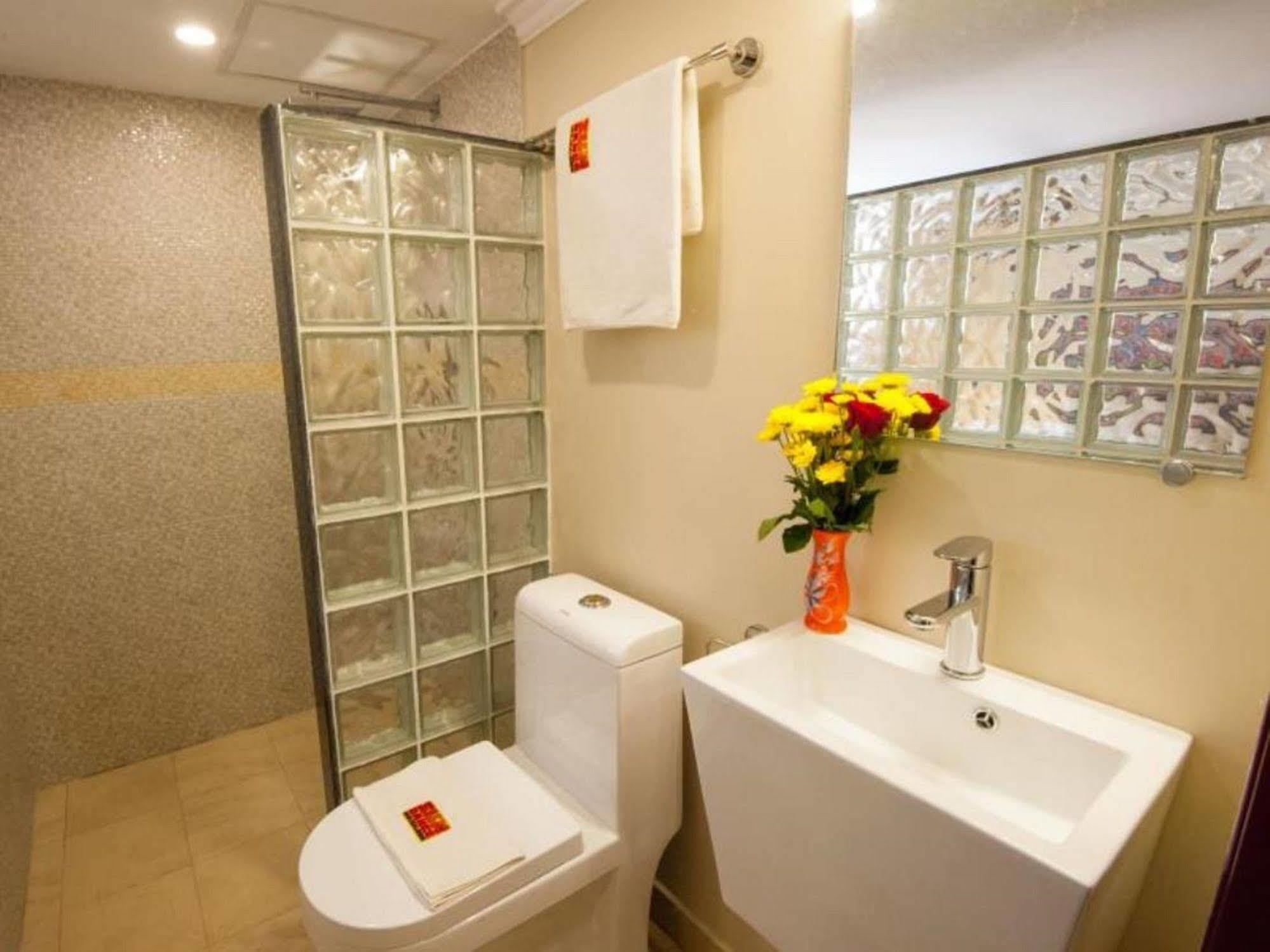 Bar Oz Riverside Guesthouse Phnom Penh Zewnętrze zdjęcie